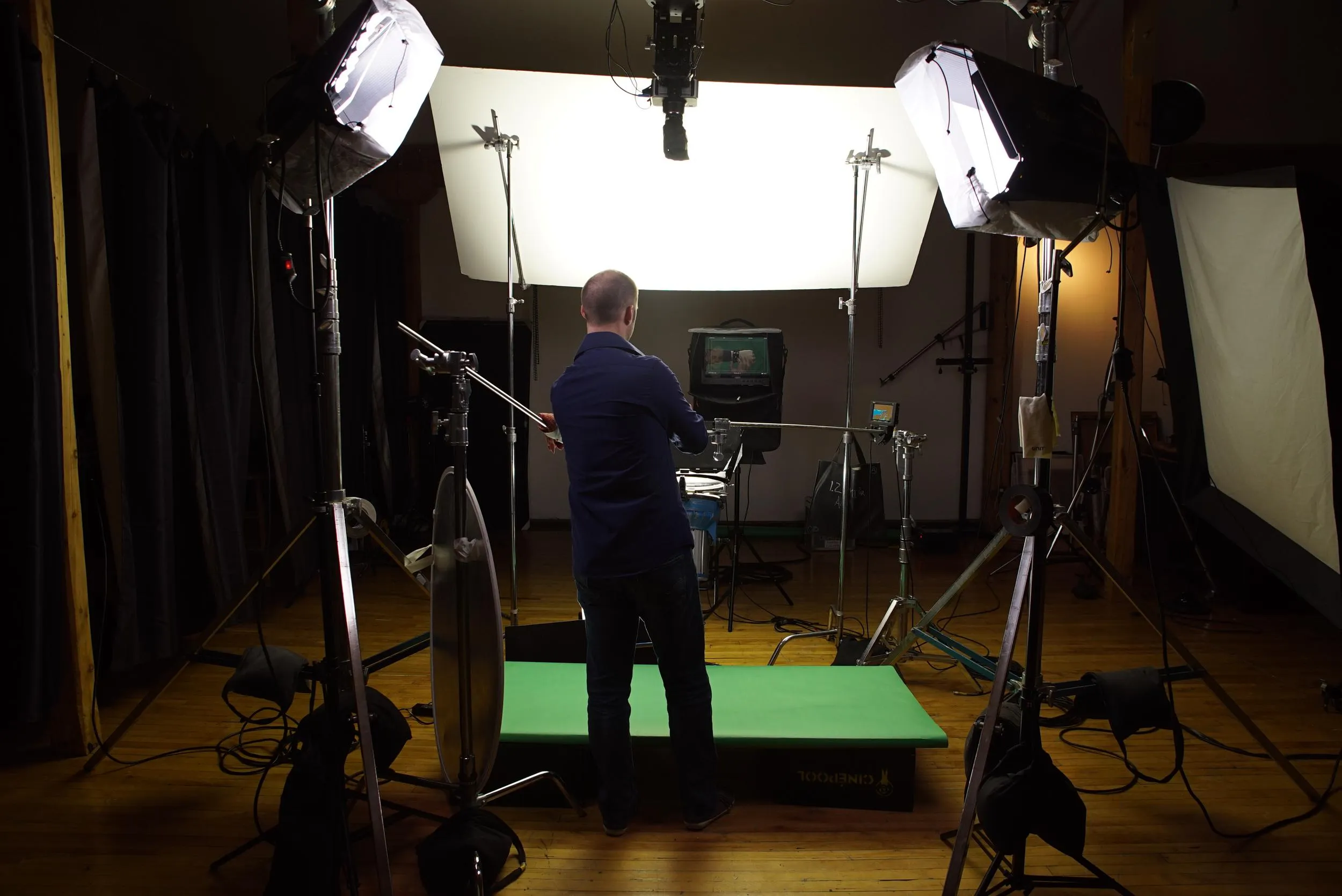 Neptune Duo — stills from set